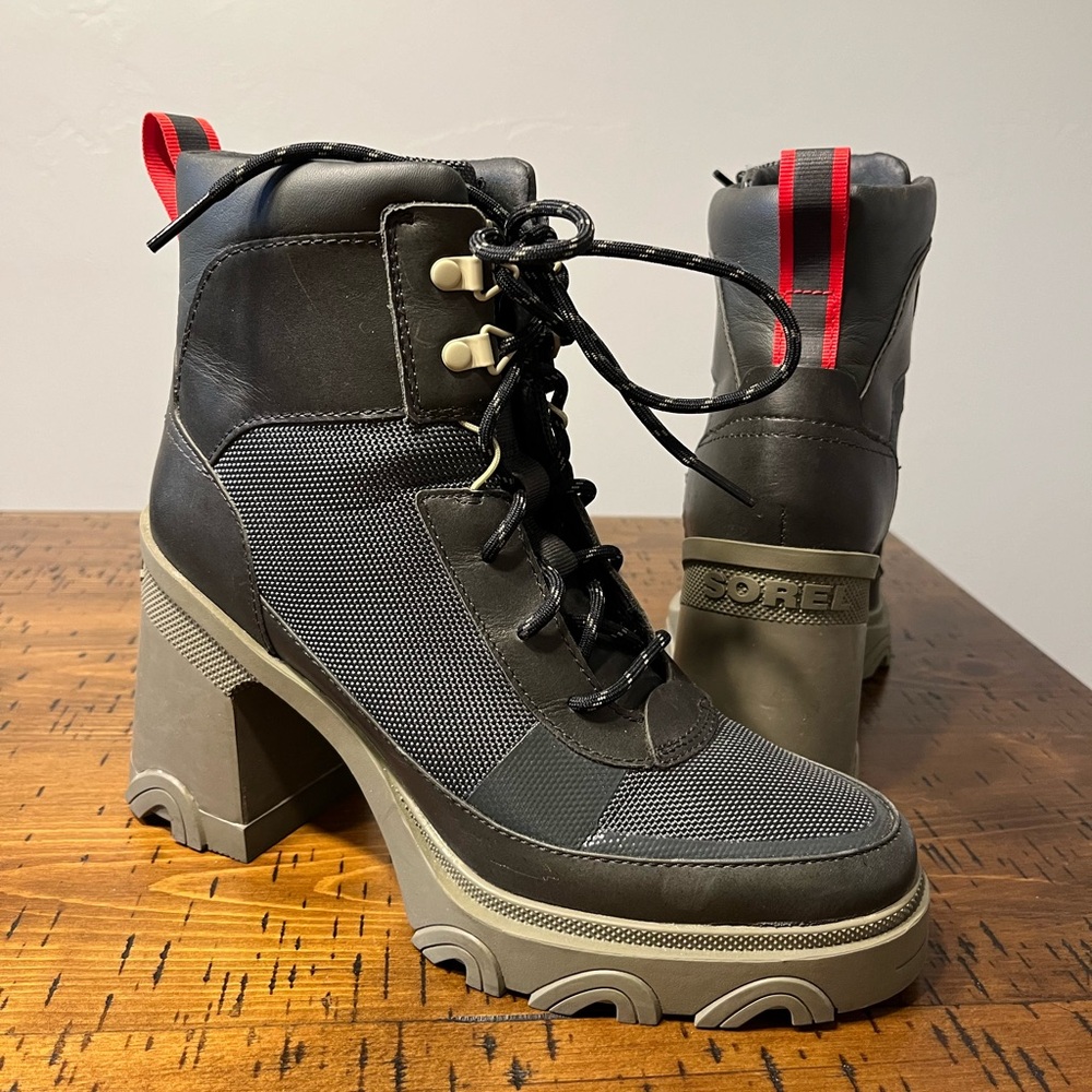 Sorel Brex Heel Lace Leather Boot | Green |Waterproof | Rubber sole | 3 in heel